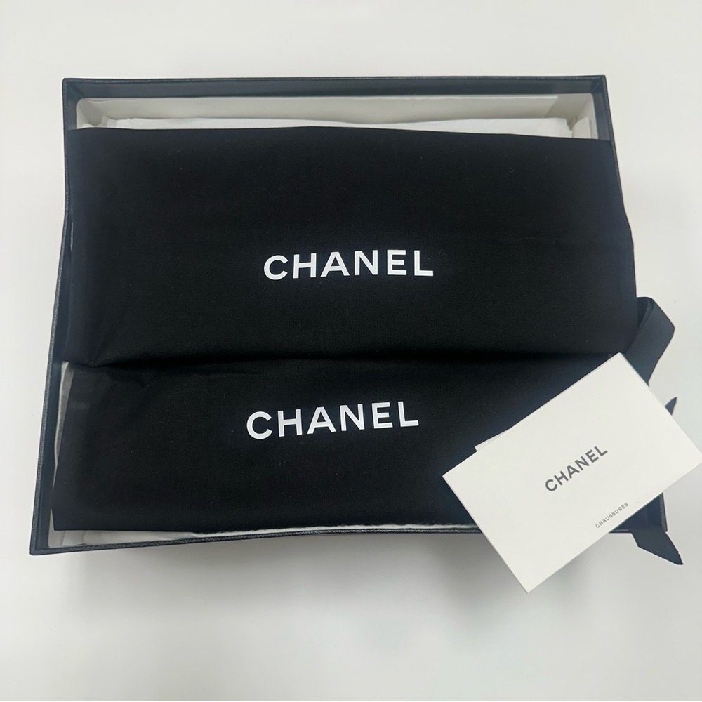 CHANEL Patent Shearling Lambskin Cap Toe Short Boots in 
Black/Pink - Picture 7 of 9